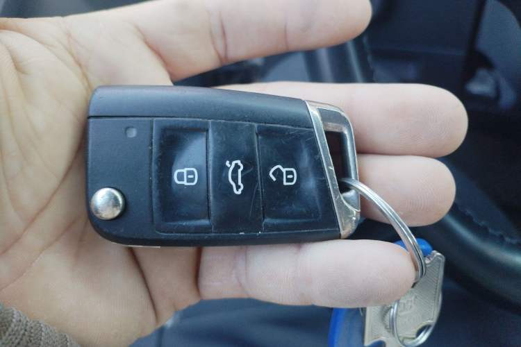 Used Volkswagen Golf Sportsvan 2016 230TSI Automatic Trend Edition Vehicle Key