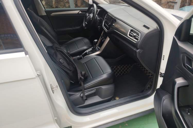 Used Volkswagen T-ROC 2018 280TSI DSG Two-Wheel Drive Advanced Version China V Emission Standard