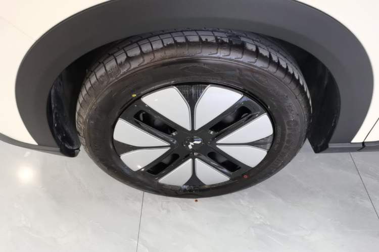 Used Wuling Bingo S 2025 Model 325km Deluxe Edition Exterior 4