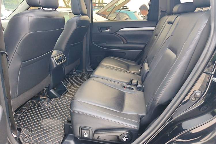 Used Toyota Highlander 2015 2.0T Four-Wheel Drive Luxury Edition 7-Seater