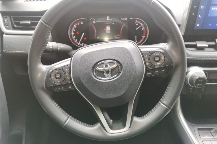 Used Toyota RAV4 2022 2.0L CVT Two-Wheel Drive Fashion Plus Edition
