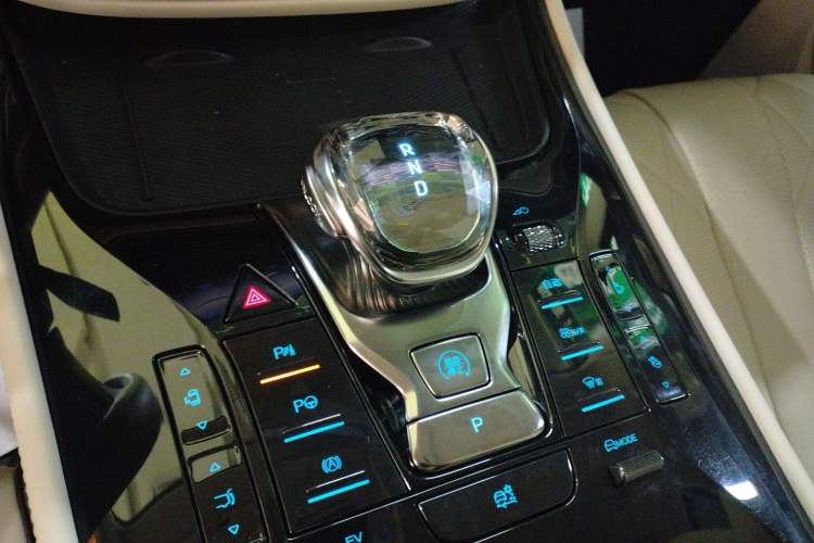 Used Denza D9 2024 DM-i 980 Four-Wheel Drive Flagship Model