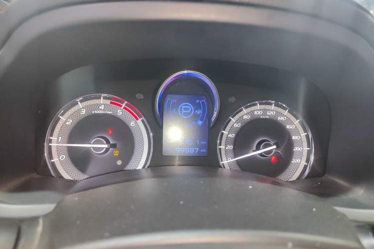 Used Isuzu mu-X 2018 1.9T Automatic Two-Wheel Drive Jingyue Edition 5 Seats
