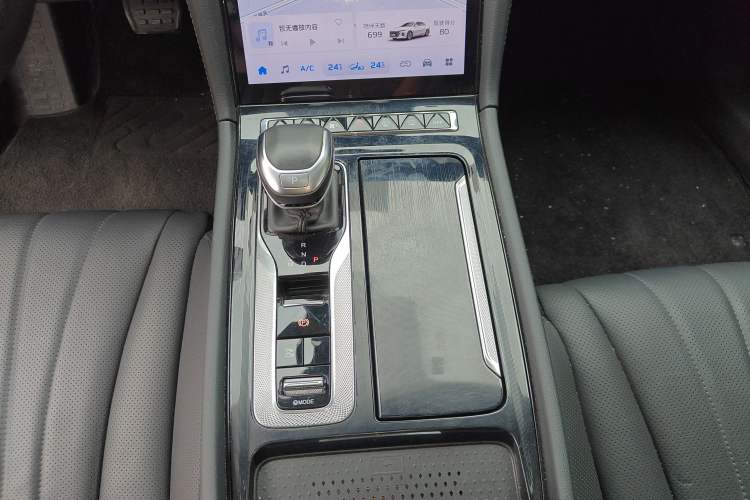 Used Hongqi H5 2024 2.0T Automatic Smart Connect Flagship Edition