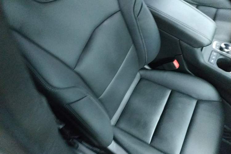 Used Cadillac XT4 2022 28T Two-Wheel Drive Prestige Version
