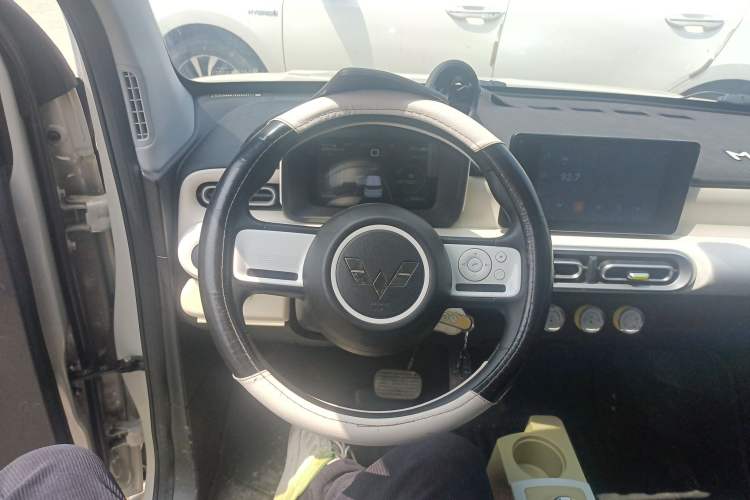 Used Wuling Hongguang MINIEV 2024 3rd Generation 215km Advanced Version Steering Wheel