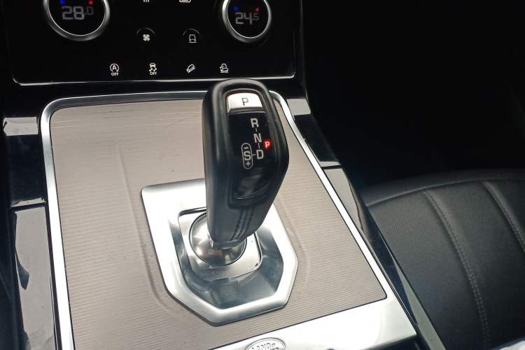 Used Land Rover Range Rover Evoque 2020 249 PS Youth Edition