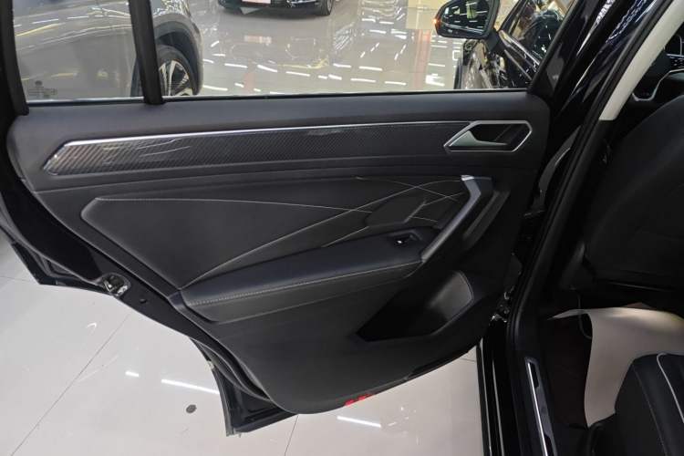 Used Volkswagen Tiguan L 2022 330TSI Automatic Two-Wheel Drive R-Line Enhanced Edition