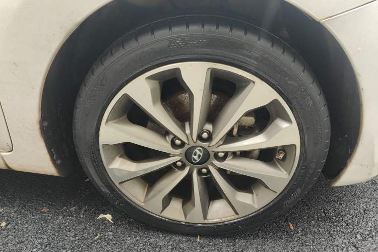 Used Hyundai Elantra (5th Generation / Langdong) 2016 1.6L Manual Luxury Model
