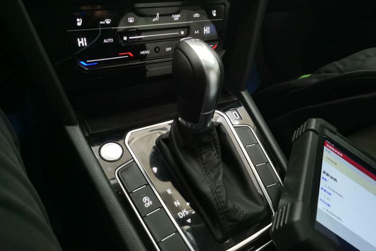 Used Volkswagen Magotan 2026 30 Million Vehicles Selected Model 380TSI DSG Luxury Edition