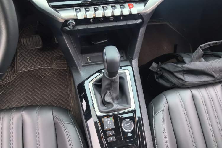 Used Peugeot 408 2024 360THP "Da Da" Model – Latou Edition Gear Lever
