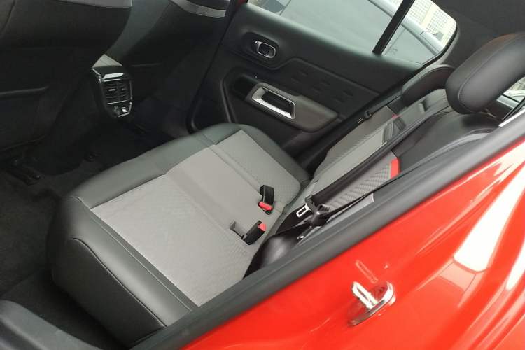 Used Citroen C5 AIRCROSS 2017 350THP Fashion Edition Left Rear Seat