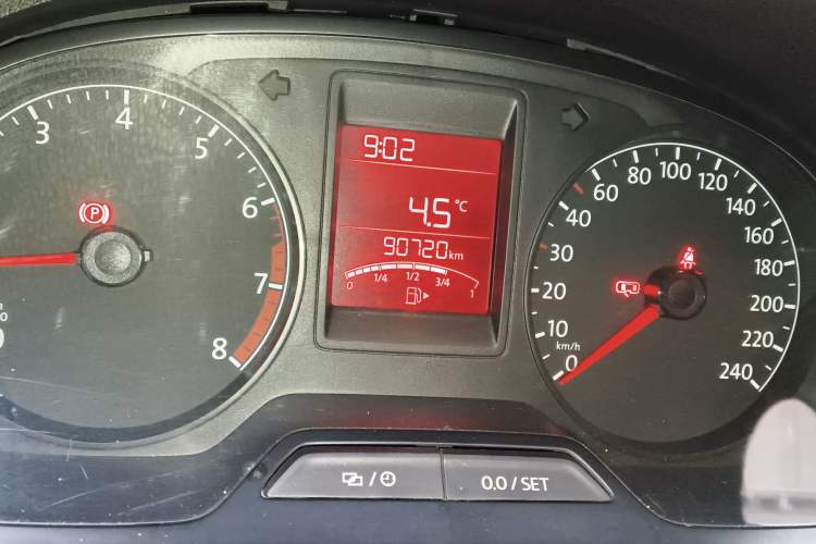 Used Volkswagen Jetta 2015 Zhuihui Edition 1.4L Manual Fashion Model Odometer Close Up