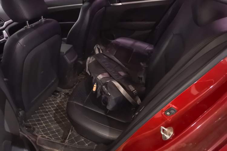 Used Hyundai Elantra (6th Generation / Lingdong) 2016 1.6L Automatic ZhiXuan – Elite Version Left Rear Seat