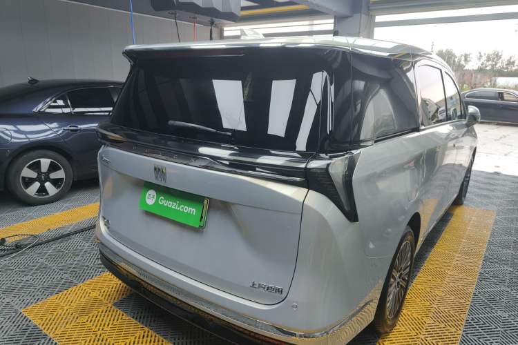 Used Buick GL8 New Energy 2024 Lu Zun Luxury Edition 7-Seater
