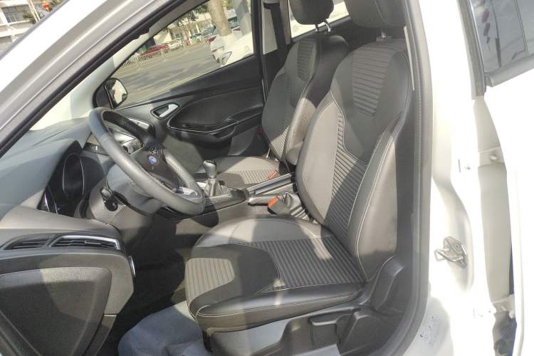 Used Ford Focus 2017 Hatchback 1.6L Manual Fashion Edition SmartDrive Version