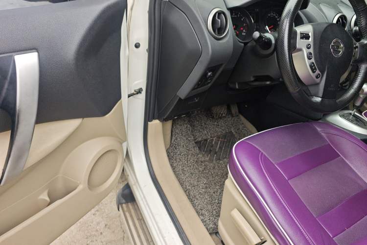 Used Nissan Qashqai 2012 2.0 XL Fire CVT 2WD Driver Seat