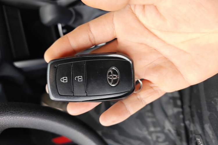 Used Toyota FRONTLANDER 2022 2.0L CVT Leading Edition Vehicle Key