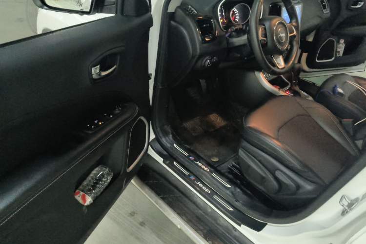 Used Jeep Compass 2019 220T Automatic Enjoyment Version
