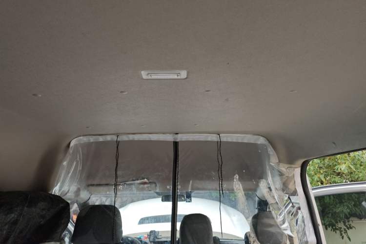 Used Foton Toano 2024 Tuyano Pro Multi-Function 2.0T Manual Rear-Drive Long Wheelbase Mid-Roof Design Single Rear Tire—Available in 5/6/7/9-Seater Configurations