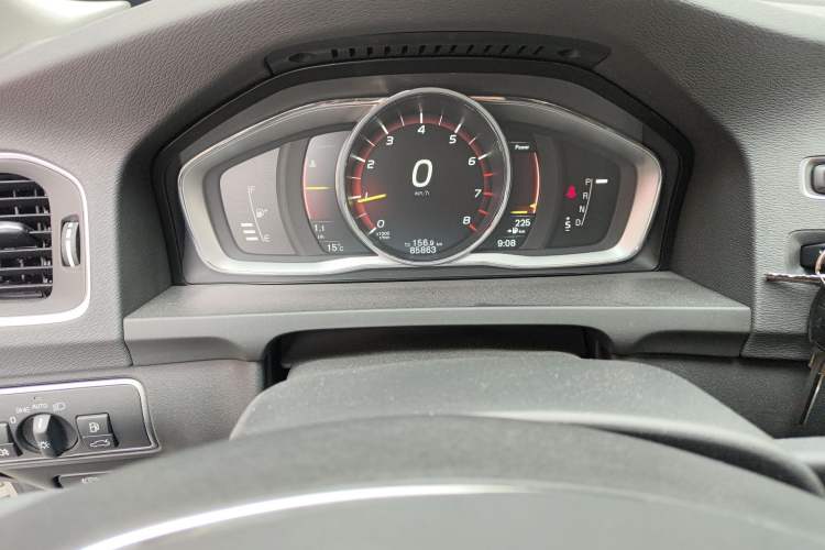 Used Volvo S60 2017 S60L T4 Smart Range Edition Odometer Close Up