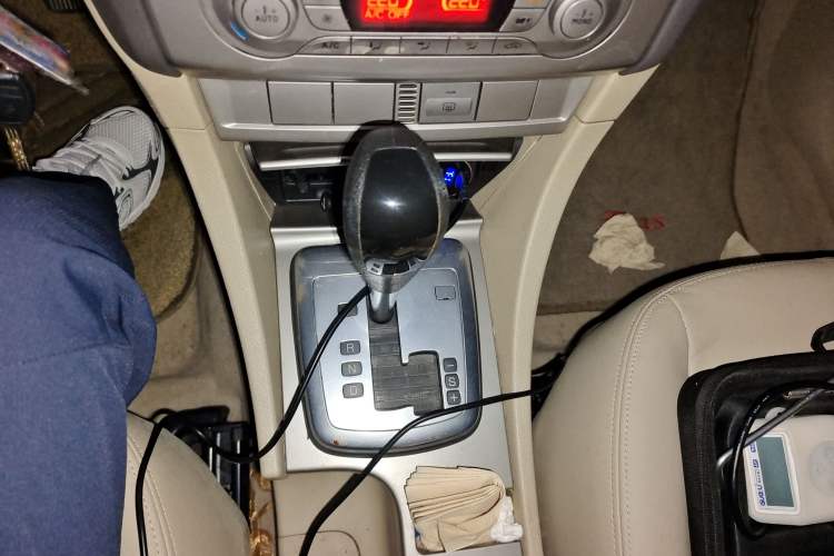 Used Ford Focus 2013 Hatchback Classic 1.8L Automatic Fashion Edition Gear Lever