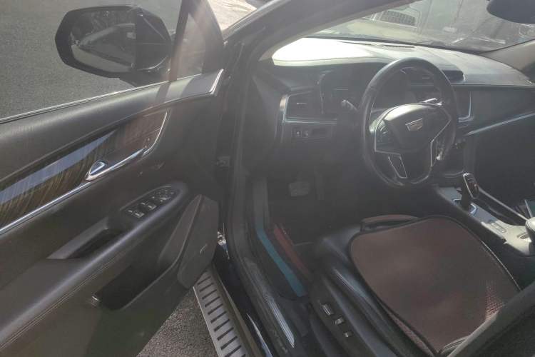 Used Cadillac XT5 2017 Anniversary Edition 28T Four-Wheel Drive Luxury Model Driver Seat