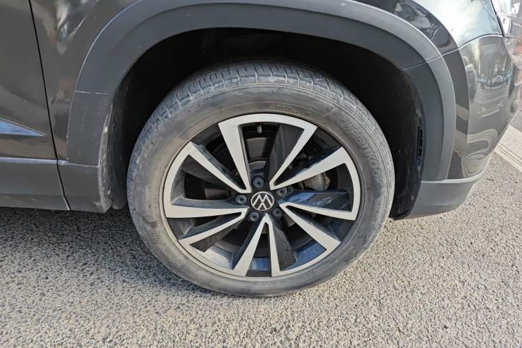 Used Volkswagen Tharu 2021 280TSI Two-Wheel-Drive Luxury Plus Edition Right Front Wheel Hub