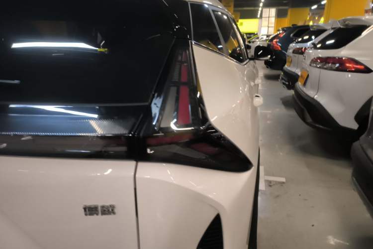 Used Geely Auto Emgrand X7 Sport 2023 Boyue COOL 1.5TD Smart Connect+ Right Rear Taillight