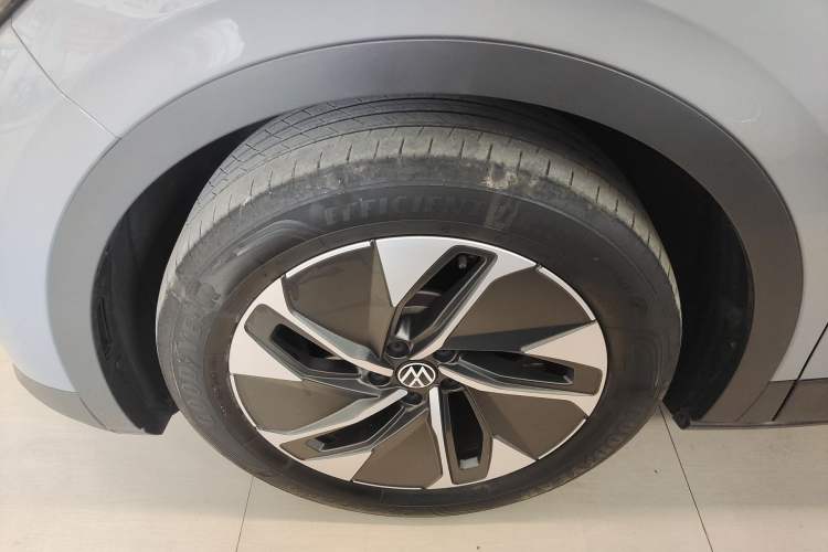 Used Volkswagen ID.4 CROZZ 2022 Standard Range PURE Edition Left Front Wheel Hub