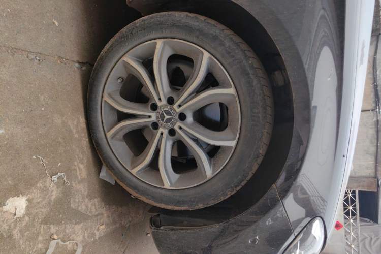 Used Mercedes-Benz E-Class 2023 E 300 L Sporty and Stylish Model Right Front Wheel Hub