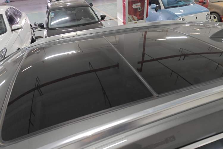 Used Cadillac XT4 2018 28T Two-Wheel-Drive Luxury Model
