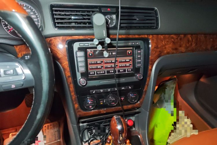 Used Volkswagen Passat 2011 3.0L V6 DSG Flagship Deluxe Edition Audio And AC Panel