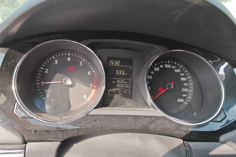 Used Volkswagen Sagitar 2015 1.6L Manual Comfort Model Instrument Cluster