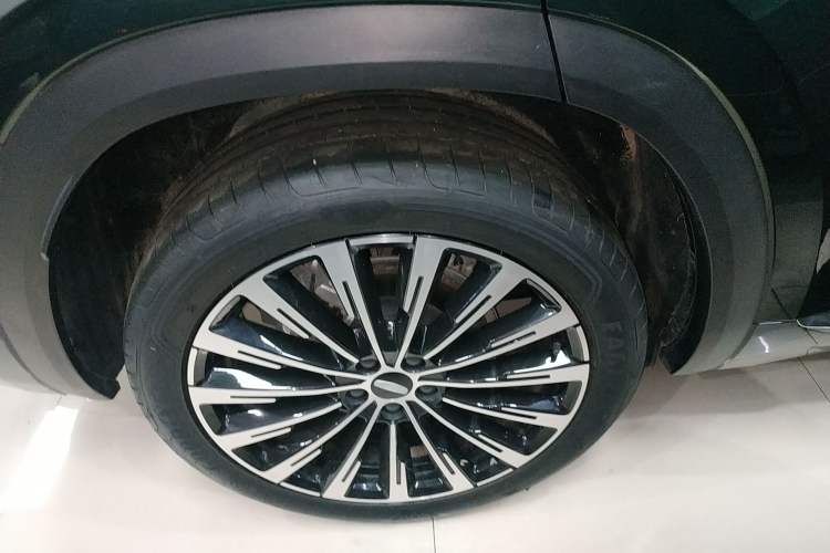 Used Geely Auto Monjaro L 2025 Dongfang Yao 2.0TD Automatic Lanxing Edition
