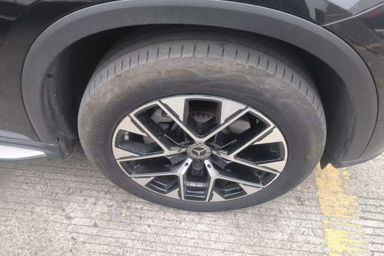 Used Mercedes-Benz GLC 2023 GLC 260 L 4MATIC Dynamic Edition 5-seater Right Front Wheel Hub