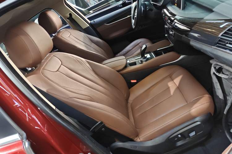 Used BMW X6 2015 xDrive35i Luxury Edition Right Front Seat