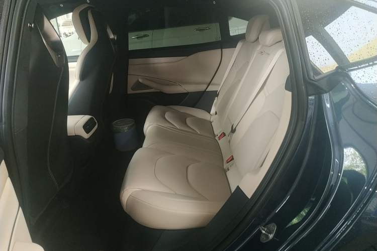 Used Xiaomi Auto SU7 2024 Four-Wheel Drive Ultra-Long Range Advanced Intelligent Driving Max Edition Left Rear Seat