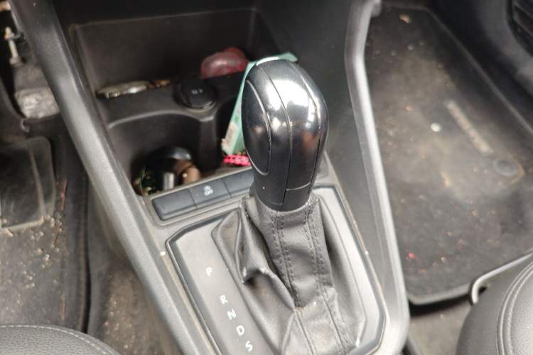 Used Volkswagen Santana 2018 1.5L Automatic Fashion Edition Gear Lever