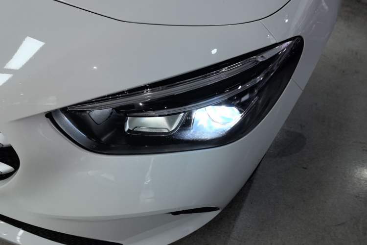 Used Mercedes-Benz B-Class 2021 B 200 Fashion Model Left Front Headlight