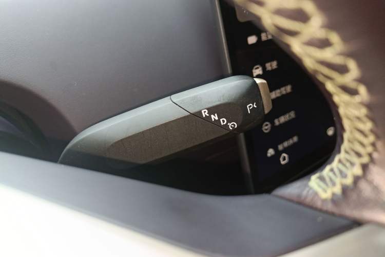 Used Avatr 07 2024 Max Extended-Range Edition Gear Lever