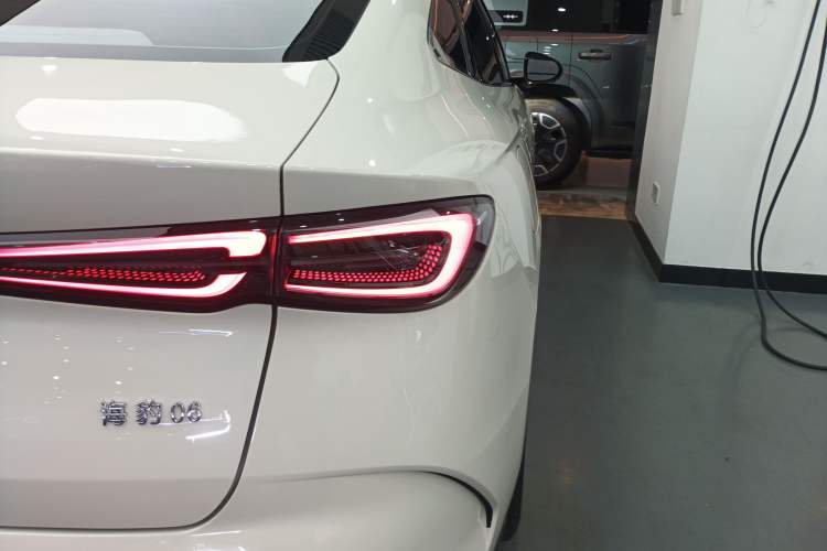 Used BYD Seal 06 New Energy 2024 DM-i 80KM Prestige Model Exterior 3