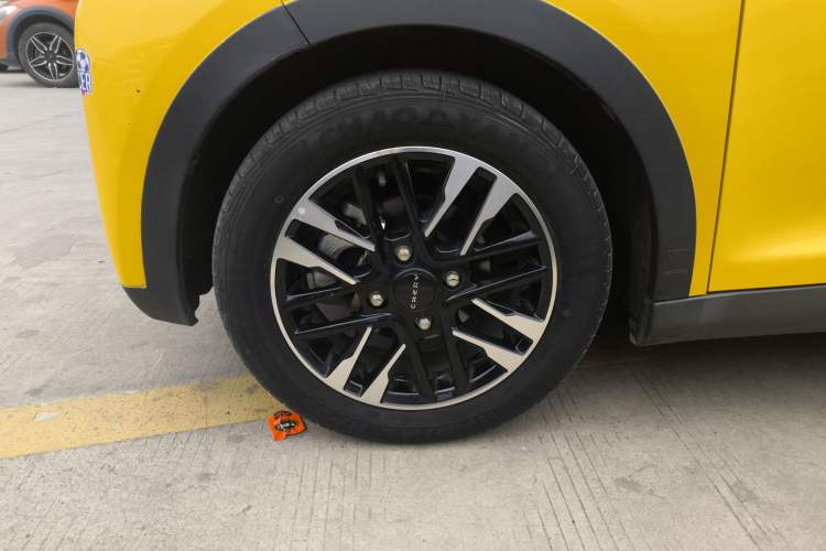 Used Chery Little Ant 2022 Revised Version Sweet Pink Edition Half-Sugar Version Lithium Iron Phosphate 30.7 kWh 30 kW 301 km