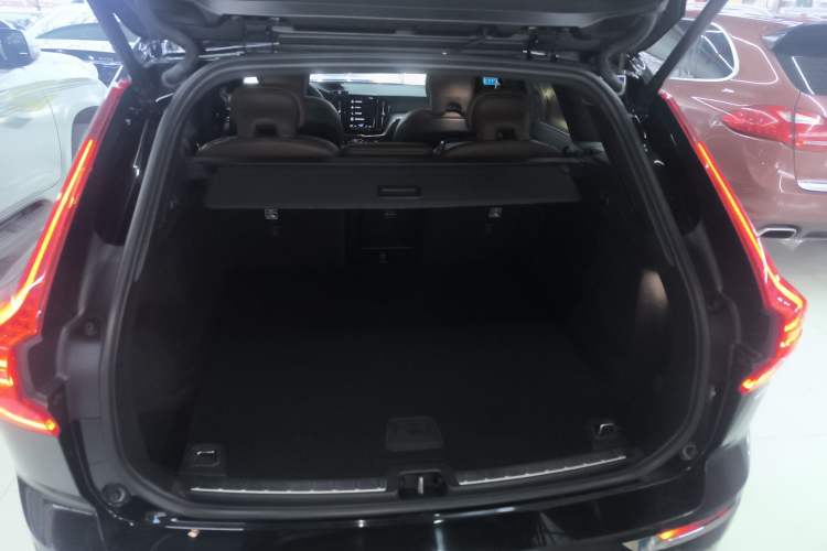 Used Volvo XC60 2021 T5 4x4 Smart Luxury Edition