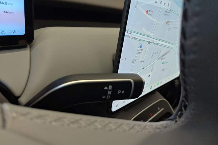 Used Nio ET5T 2025 75 kWh Touring Gear Lever