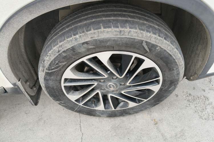 Used GAC Trumpchi GS4 2017 200T G-DCT Two-Wheel Drive Elite Edition Right Front Wheel Hub