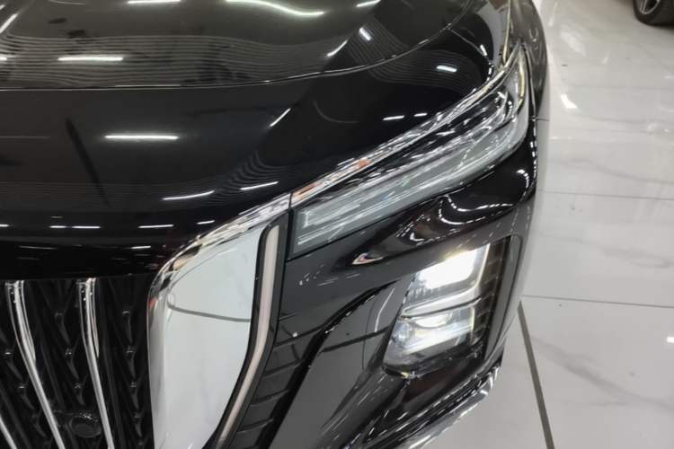 Used Hongqi H5 2025 2.0T Automatic Flag Edition – 500 000 Units Commemorative Version
