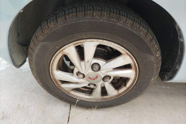 Used Wuling Hongguang MINIEV 2020 Zizai Version Lithium-NMC Left Front Wheel Hub