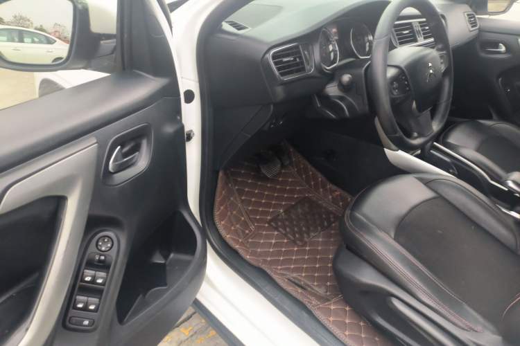 Used Citroen C3-XR 2015 1.6L Automatic Pioneer Model Driver Seat