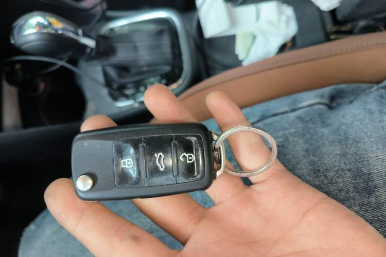 Used Volkswagen Polo 2014 1.6L Cross Polo Automatic Vehicle Key